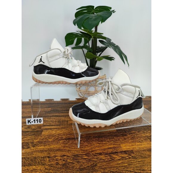 Nike Kids Air Jordan 11 Retro Neapolitan White Sneakers Size 9C US - Picture 1 of 8